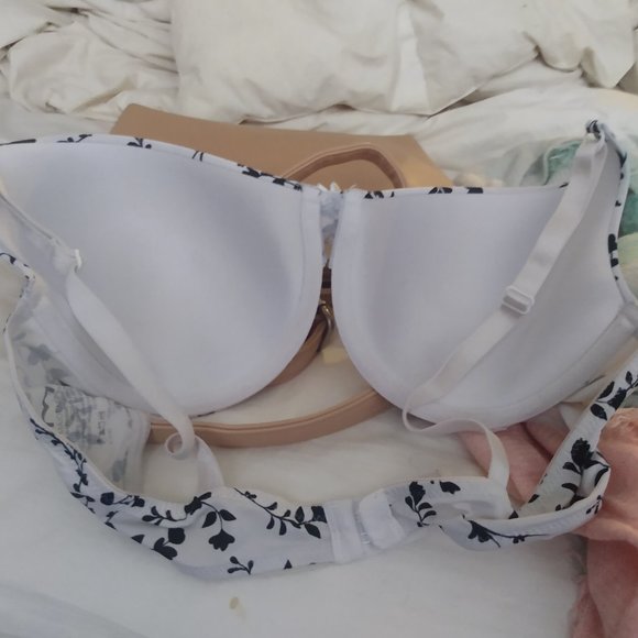 Bra - Picture 2 of 3